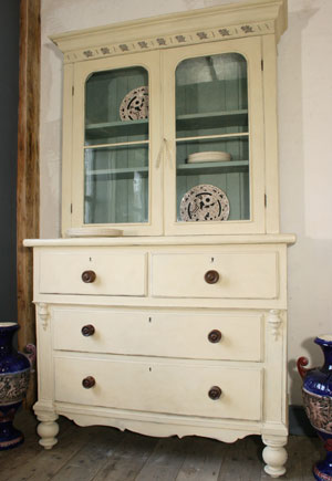 Pedran hand painted shabby chic Dresser