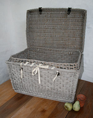 Pedran hand painted shabby chic  - Vintage finds - Large Picnic Basket