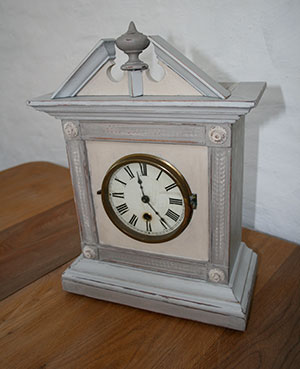 Pedran hand painted shabby chic  - Vintage finds - Ornamental Clock
