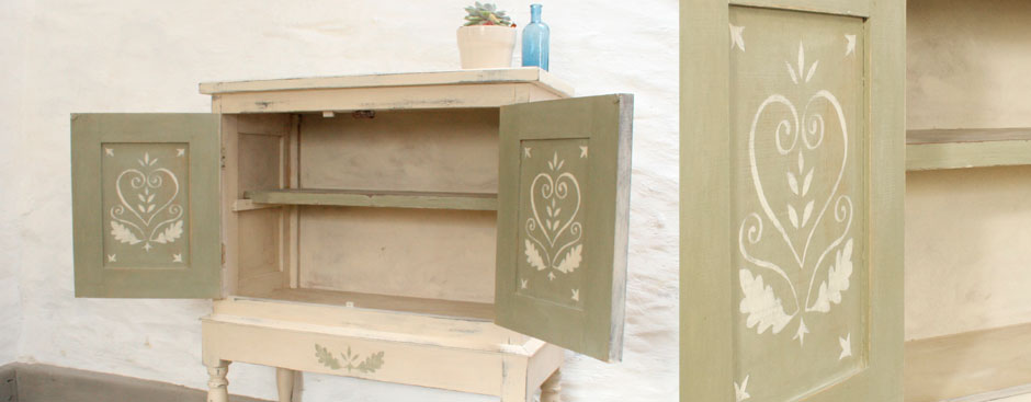 Pedran Vintage Dresser