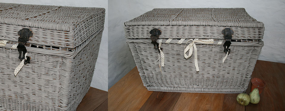 Pedran Vintage Finds - Large Picnic Basket